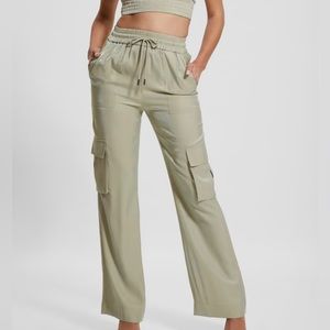 Chantal Satin Cargo Pant | Guess